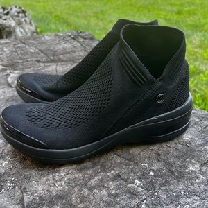 Bzees slip on shoes